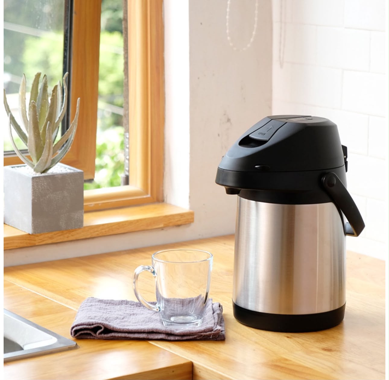 Eisenbach Professional Airpot Thermos 2,5L RVS – Thermoskan met Pomp – Dubbelwandig – Houdt Dranken Lang Warm en Koud